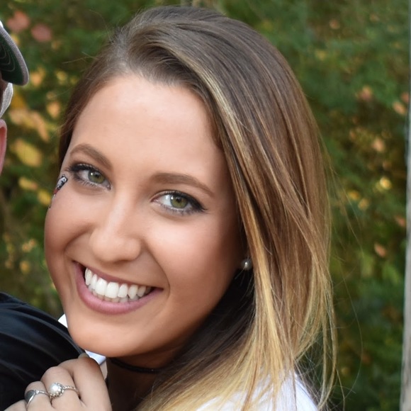 Meet your Posher, Taylor - Picture 1 of 1